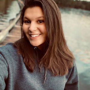 Meet your Posher, Hannah